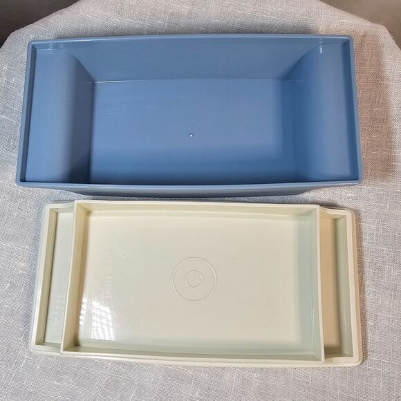 Vintage Tupperware Butter Dish w Lid Holds 2 sticks Very Good Condition - Picture 3 of 4